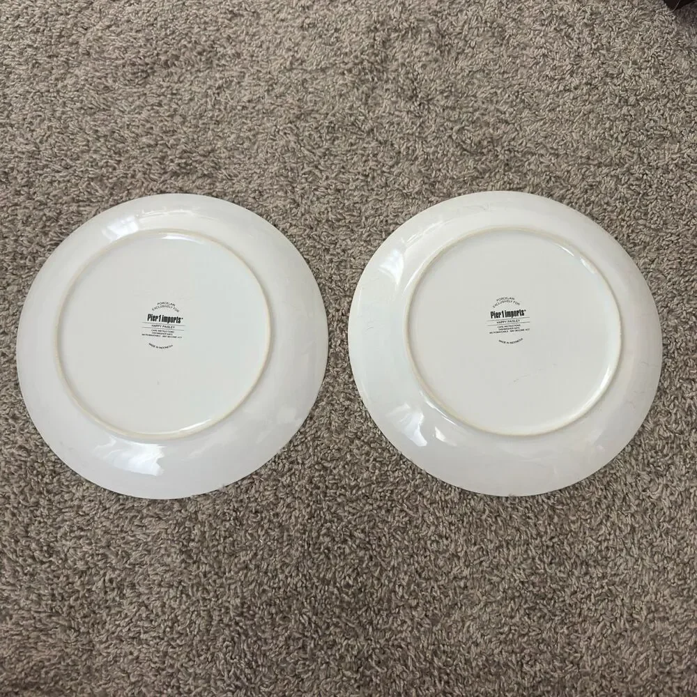 Pier 1 Imports Dinner Plates 10.5